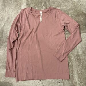 Like new lululemon swiftly tech relaxed LS sz4